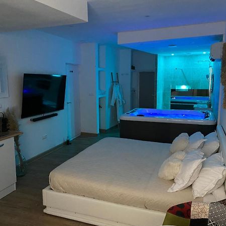 Superbe Suite Avec Jacuzzi Patio Et Sauna La Ciotat Buitenkant foto