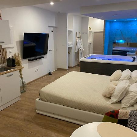 Superbe Suite Avec Jacuzzi Patio Et Sauna La Ciotat Buitenkant foto
