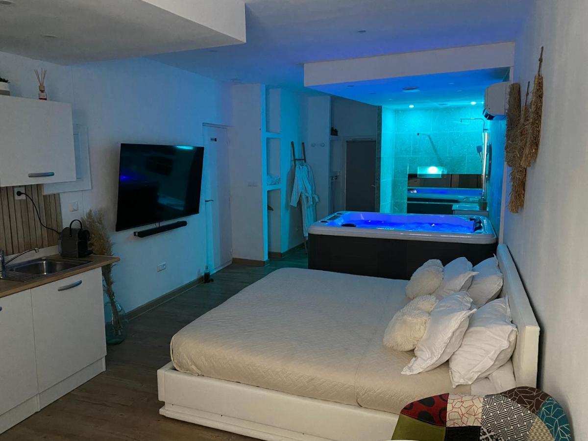 Superbe Suite Avec Jacuzzi Patio Et Sauna La Ciotat Buitenkant foto